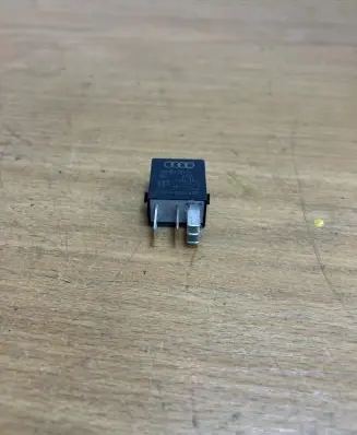 Volkswagen Golf VI Other relay 4H0951253 F2160