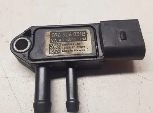 Audi A6 S6 C4 4A Exhaust gas pressure sensor 076906051B