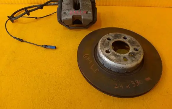 BMW 5 G30 G31 Front brake caliper
