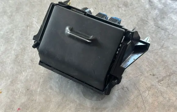 Toyota Auris E180 Glove box 5541402320