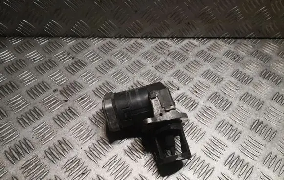 Mercedes-Benz E W211 EGR valve 6421400360 A6421400360