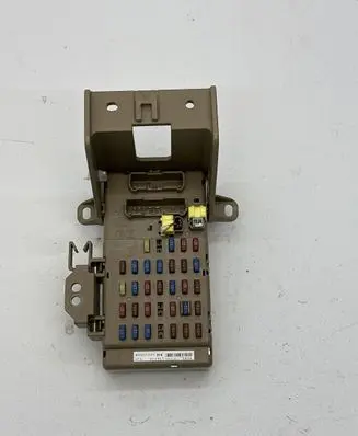 Subaru XV I Fuse module 82201FJ110