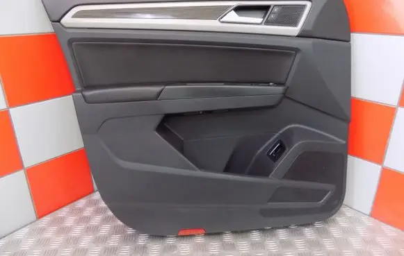 Volkswagen Atlas Front door card panel trim 3CN867011LH