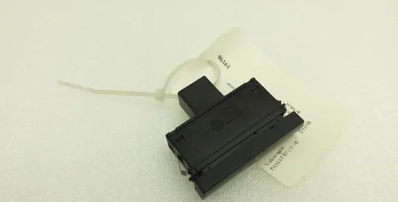 Volkswagen PASSAT B7 Hazard light switch 3AA953509