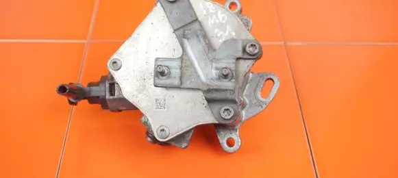 Ford Focus Vacuum pump CM5G2A451GB M1DC