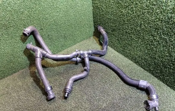 Renault Master III Engine coolant pipe/hose 924102546R