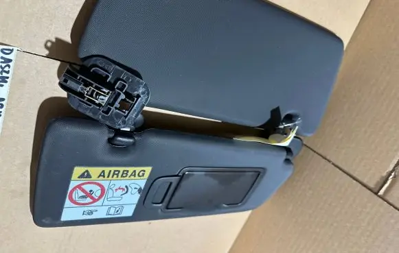 Renault Arkana Sun visor clip/hook/bracket 