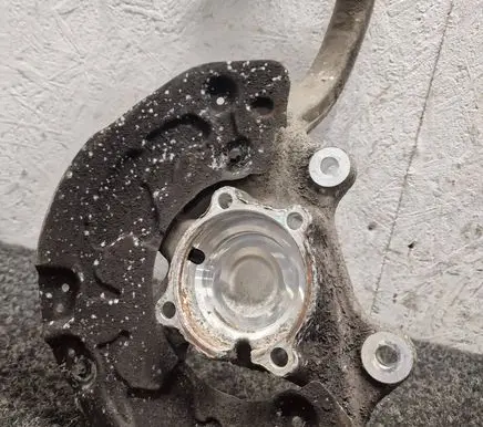 Mercedes-Benz E W213 Front wheel hub A2133324700