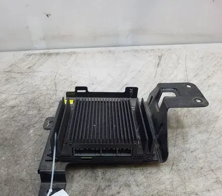 Hyundai i40 Sound amplifier 963703Z101 AMP80VFR 111000854