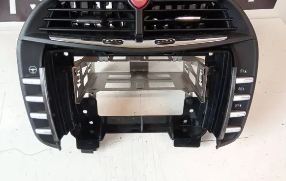 Lancia Delta III Dash center air vent grill 7354775810
