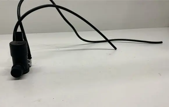 Opel Mokka B Windscreen/windshield washer pump 9825894180