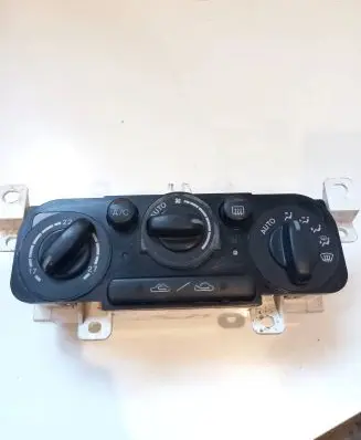 Mazda 323 F Interior fan control switch 9BL2C