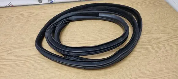 BMW X6 E71 Rubber seal rear door 7195442