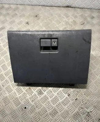 Toyota Land Cruiser (HDJ90) Glove box