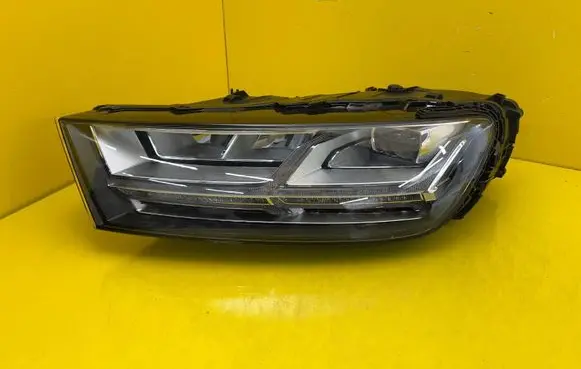 Audi Q7 4M Headlight/headlamp 4M0941033