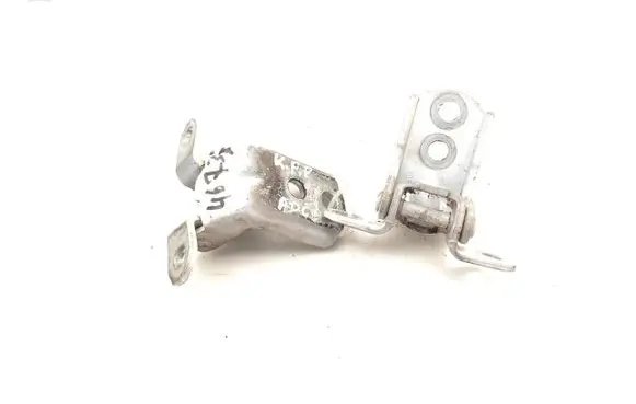 Nissan Navara D23 Front door hinge set 