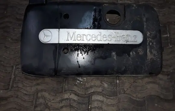 Mercedes-Benz C W203 Engine cover (trim) A6110101067