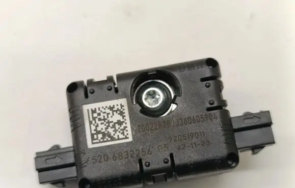 BMW 2 F44 Aerial antenna amplifier 6832256