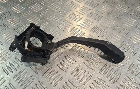 Volkswagen PASSAT B3 Wiper speed switch 357953503L
