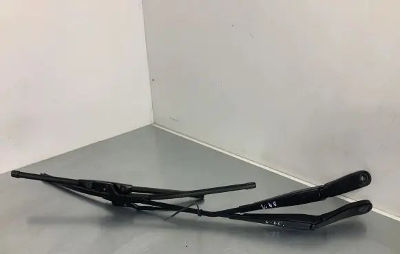 Volvo V60 Front wiper blade arm 30753505 30753504