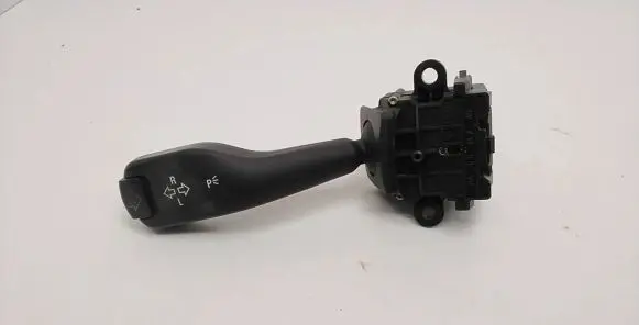 BMW 5 E39 Indicator stalk 8363668K 01104010