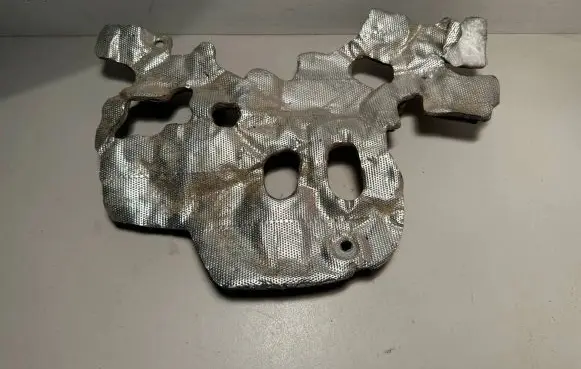 BMW 5 G30 G31 G38 Heat shield in engine bay 8574087