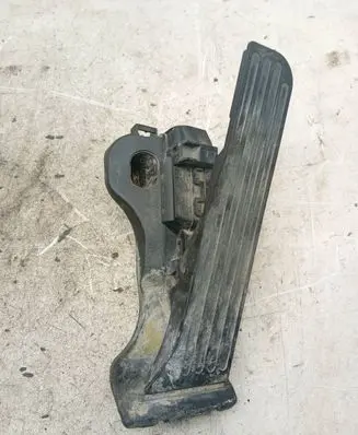 Volkswagen PASSAT B6 Accelerator throttle pedal 1K1721503L 6PV00860000