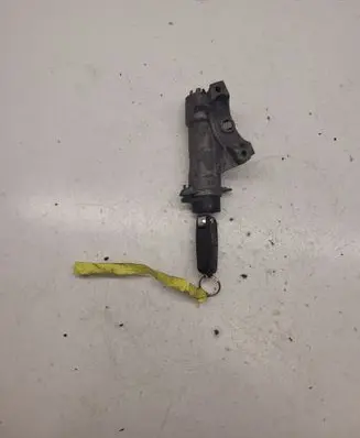 Volkswagen PASSAT B5.5 Ignition lock 4B0905851A