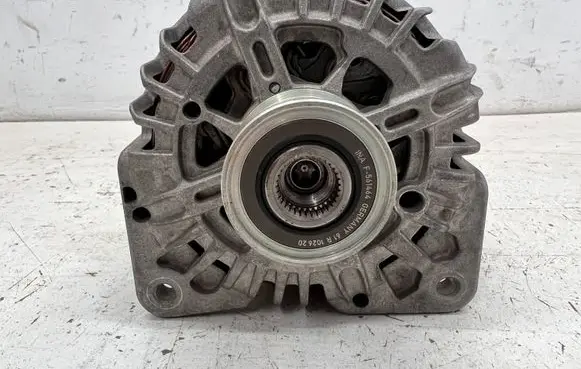 Renault Master III Generator/alternator 231008125R 8200854119 218504814