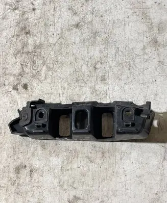 Volkswagen Touareg II Front bumper mounting bracket 7P6807184F