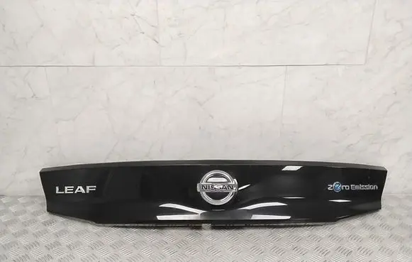 Nissan Leaf II (ZE1) Tailgate trim 908105SH0A