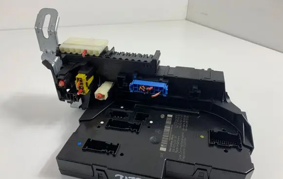 Mercedes-Benz E W212 Fuse box set 2129005201