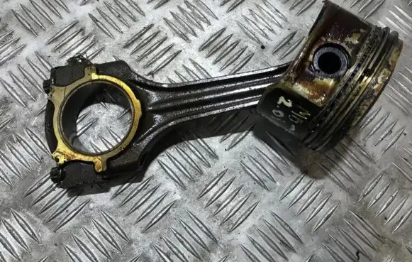 Mercedes-Benz E W210 Piston with connecting rod 089149