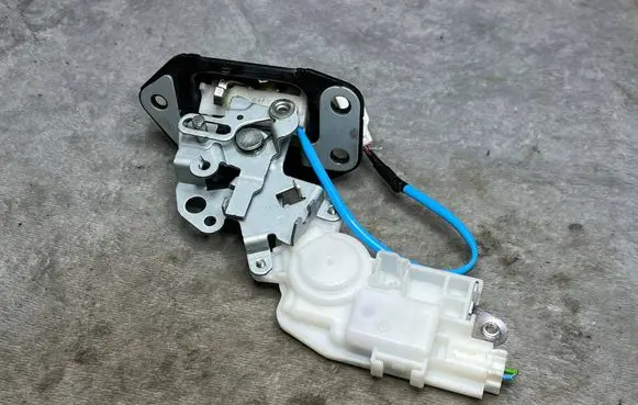 Nissan Micra Loading door exterior handle T1687 T3261110A