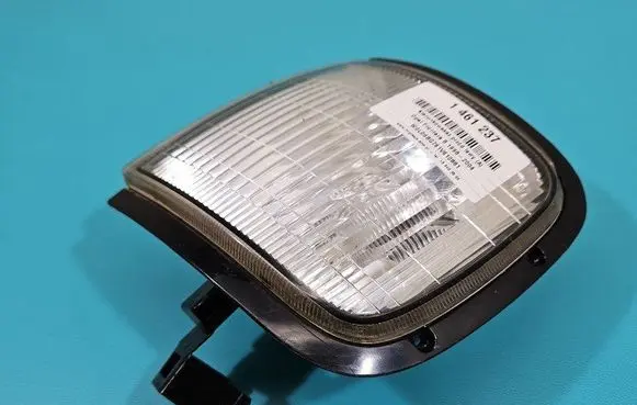 Front indicator light