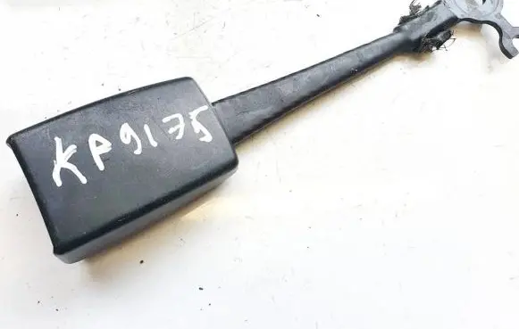 Front seatbelt buckle