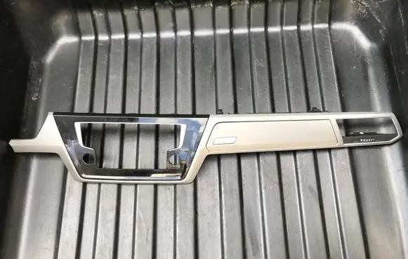Volkswagen Touran III Dashboard center trim panel 5TB858416C