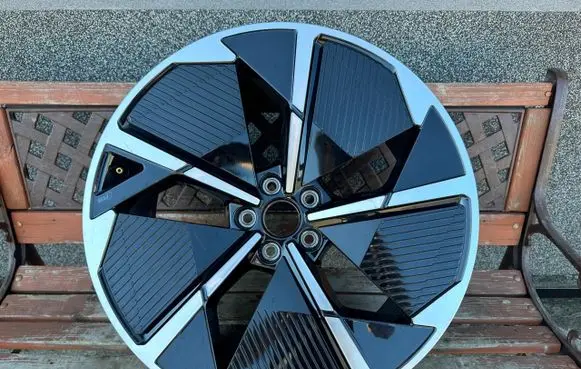 Audi e-tron R21 alloy rim 