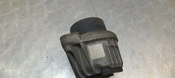 BMW 3 E92 E93 Engine mount bracket 13981112