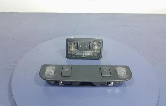 Audi A4 S4 B6 8E 8H Boot/trunk interior light 8E0947111A