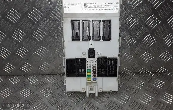 BMW 1 F20 F21 Engine control unit/module 6135935286401