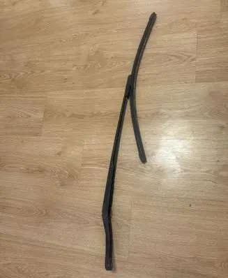 Audi A6 S6 C6 4F Front wiper blade arm