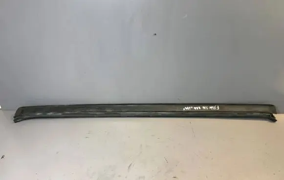 Foot area side trim