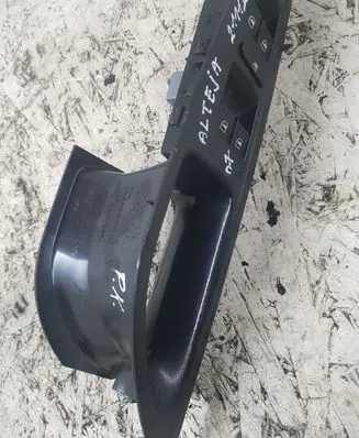 Seat Altea XL Electric window control switch 5P1867171A
