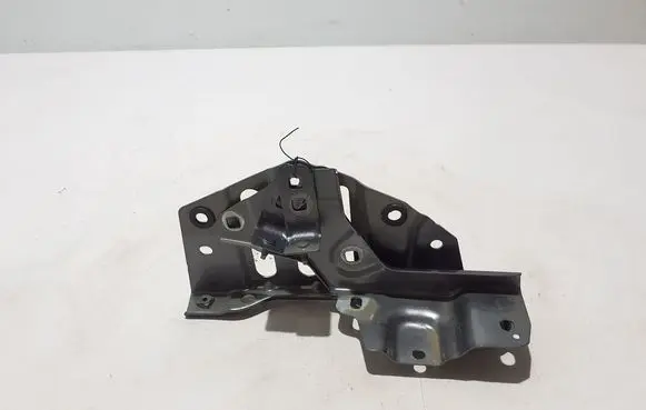 Fender mounting bracket