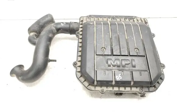Volkswagen Up Air filter box 04C129611J 04C129618