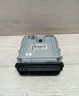BMW 5 F10 F11 Engine control unit/module 0281016748 1039S42812 8509794