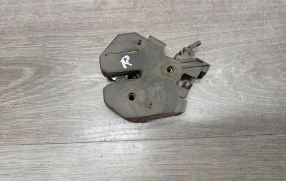 Volvo XC70 Engine bonnet/hood lock/catch 9483765 9483764