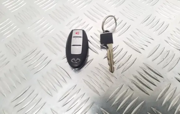 Infiniti FX Ignition key/card FWB1U619
