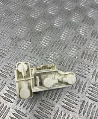 BMW 3 E90 E91 Tail light bulb cover holder 7160075